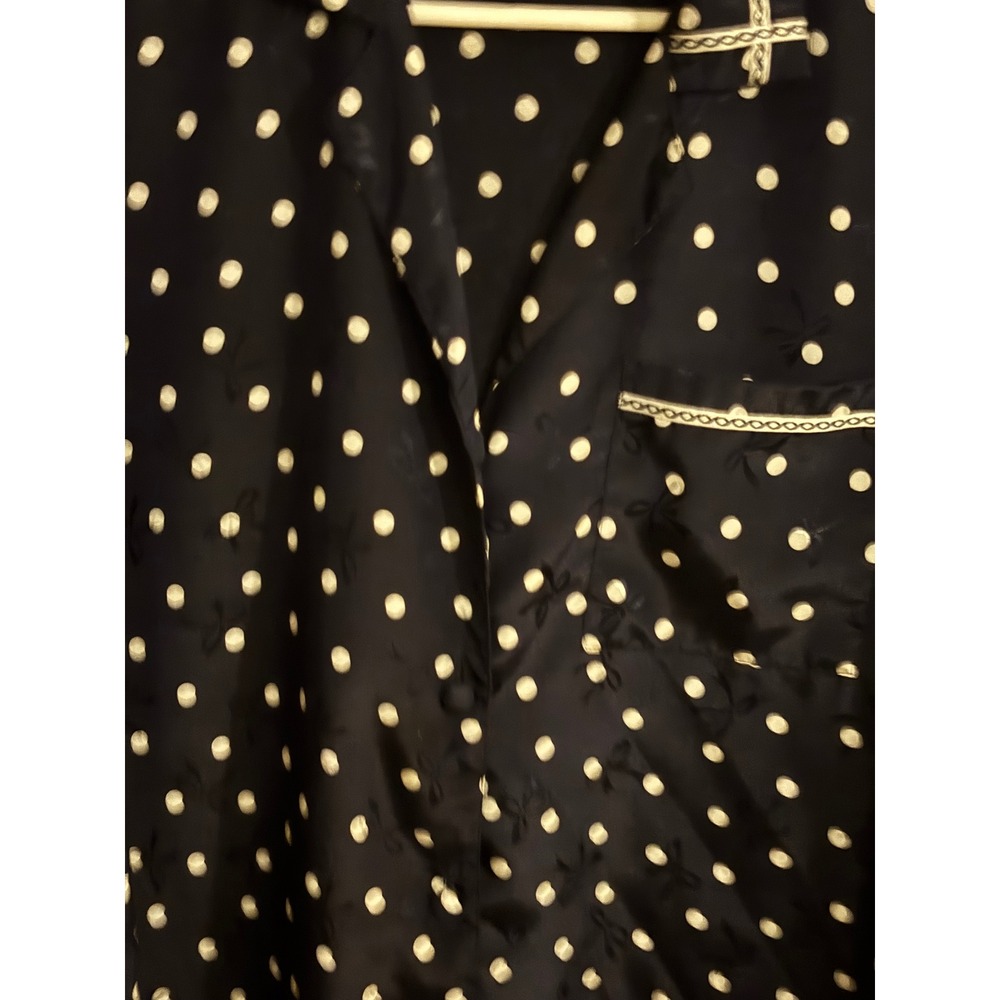 Fantasies sleep top. Satin. Size small.‎